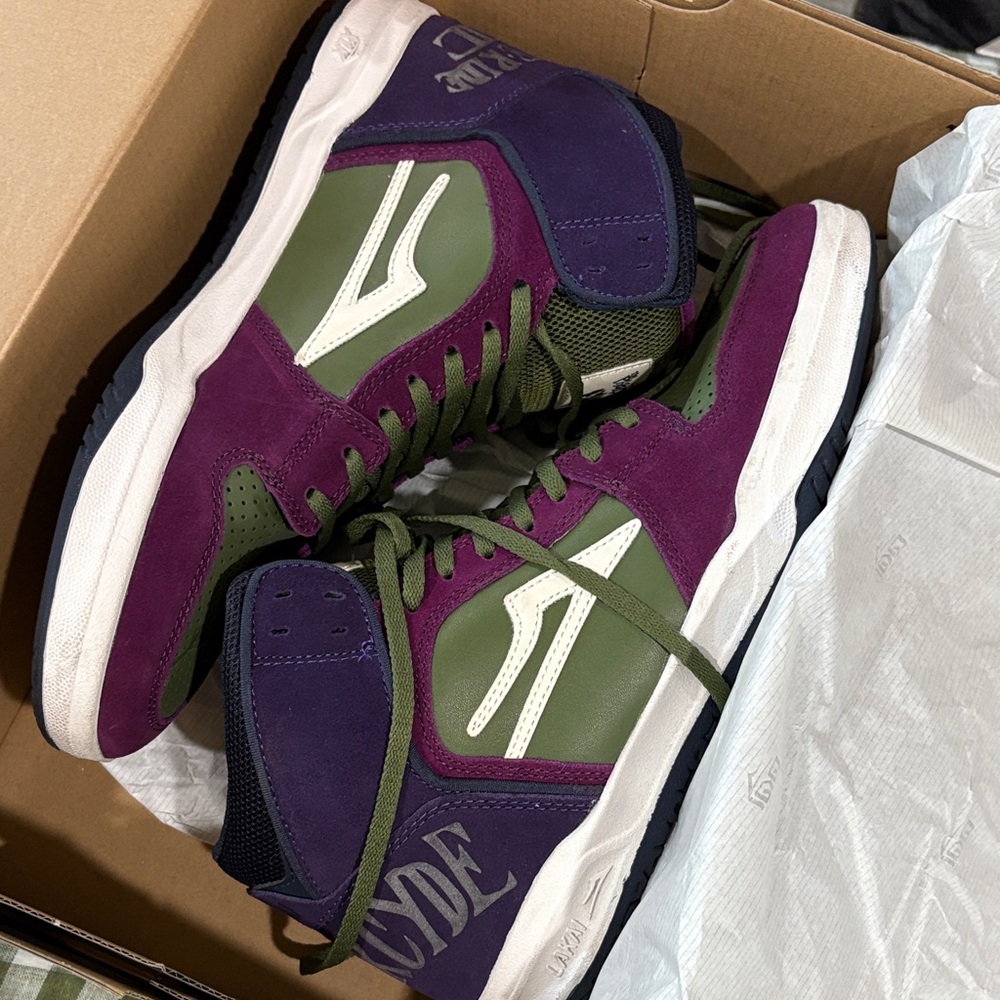 New Telford Men’s Size 10 High-Top Sneakers